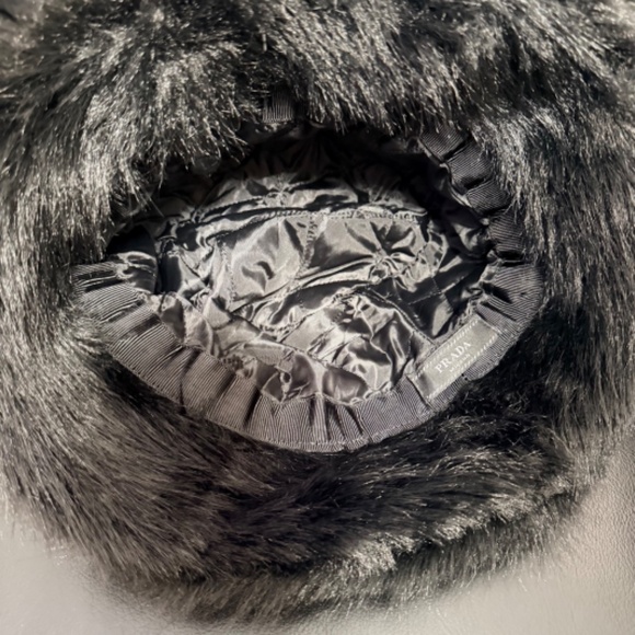 WOMEN'S PRADA BLACK FAUX FUR BUCKET HAT WINTER LUXURY EXCELLENT - Picture 3 of 5